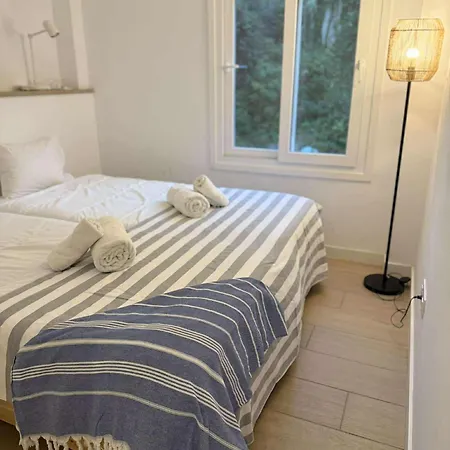 Large Terrace -side *