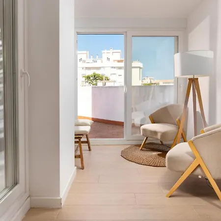 Large Terrace -near -torremolinos By Budha דירה