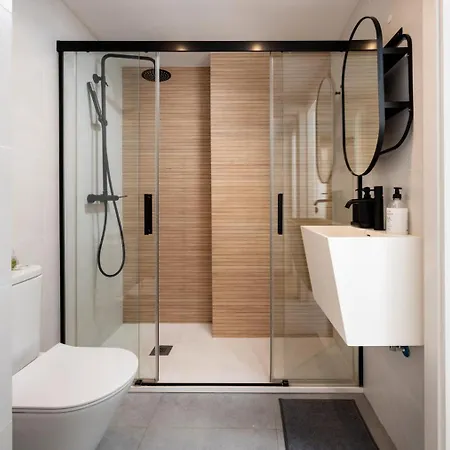 Large Terrace -side Apartment