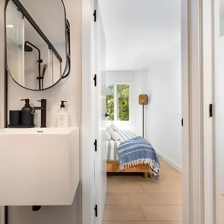 Apartment Large Terrace -side