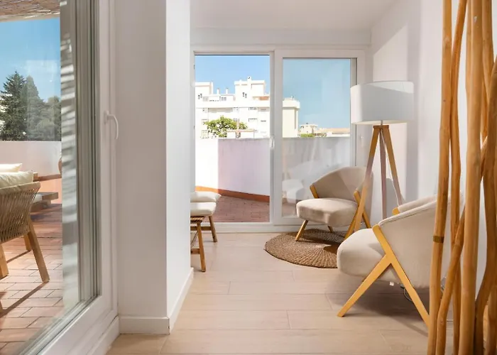 Large Terrace -near -torremolinos By Budha Apartment