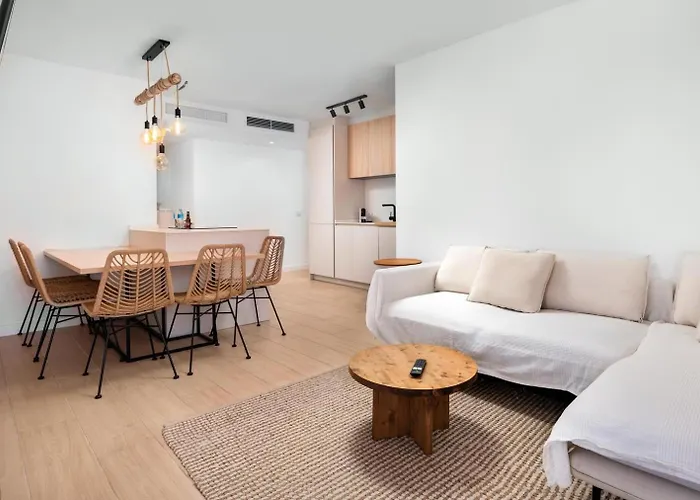 Large Terrace -near -torremolinos By Budha Апартаменты *